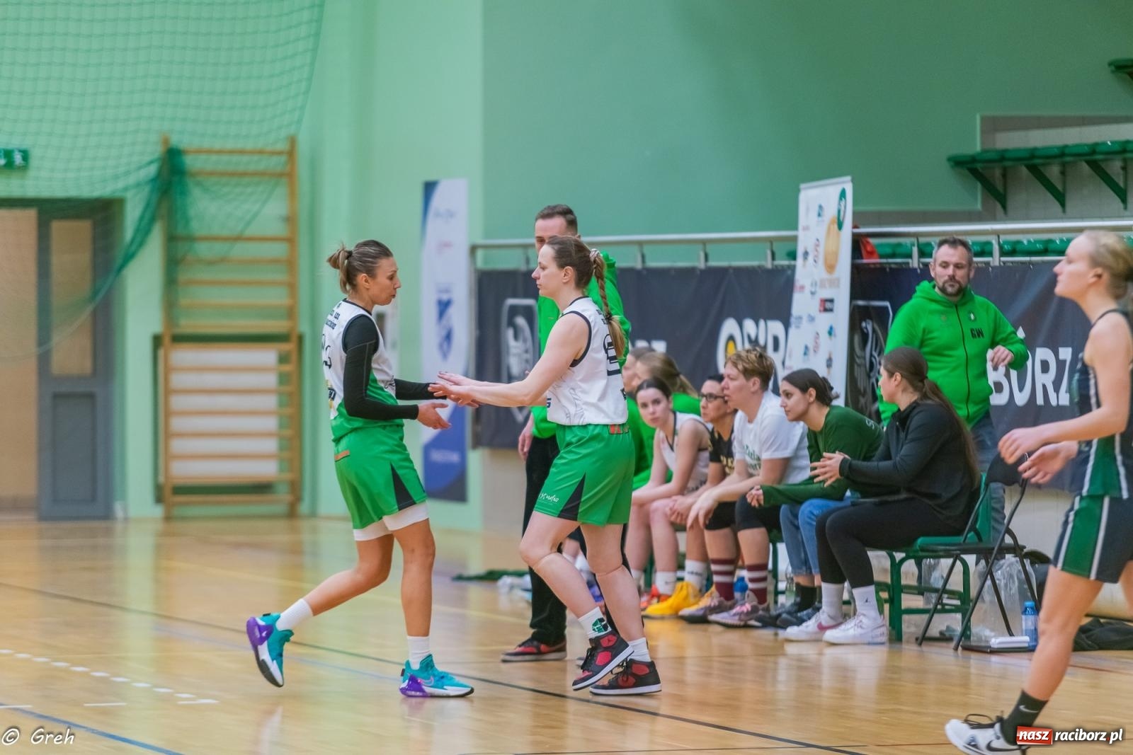 Zdjęcie w galerii na portalu naszraciborz.pl: Koszykówka. Walka do ostatniej syreny. Lider odrobinę lepszy [FOTO i WIDEO] wiadomości z regionu