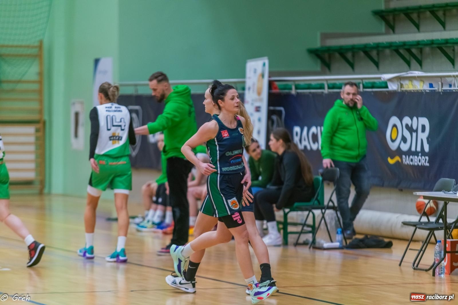 Zdjęcie w galerii na portalu naszraciborz.pl: Koszykówka. Walka do ostatniej syreny. Lider odrobinę lepszy [FOTO i WIDEO] wiadomości z regionu