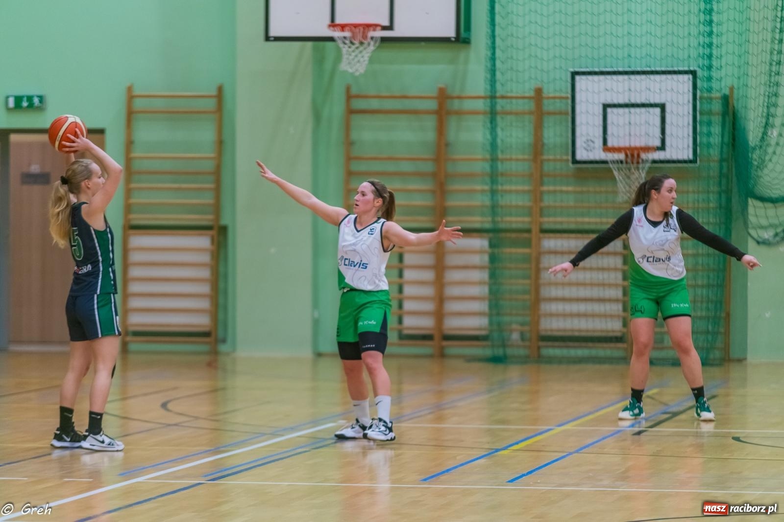 Zdjęcie w galerii na portalu naszraciborz.pl: Koszykówka. Walka do ostatniej syreny. Lider odrobinę lepszy [FOTO i WIDEO] wiadomości z regionu