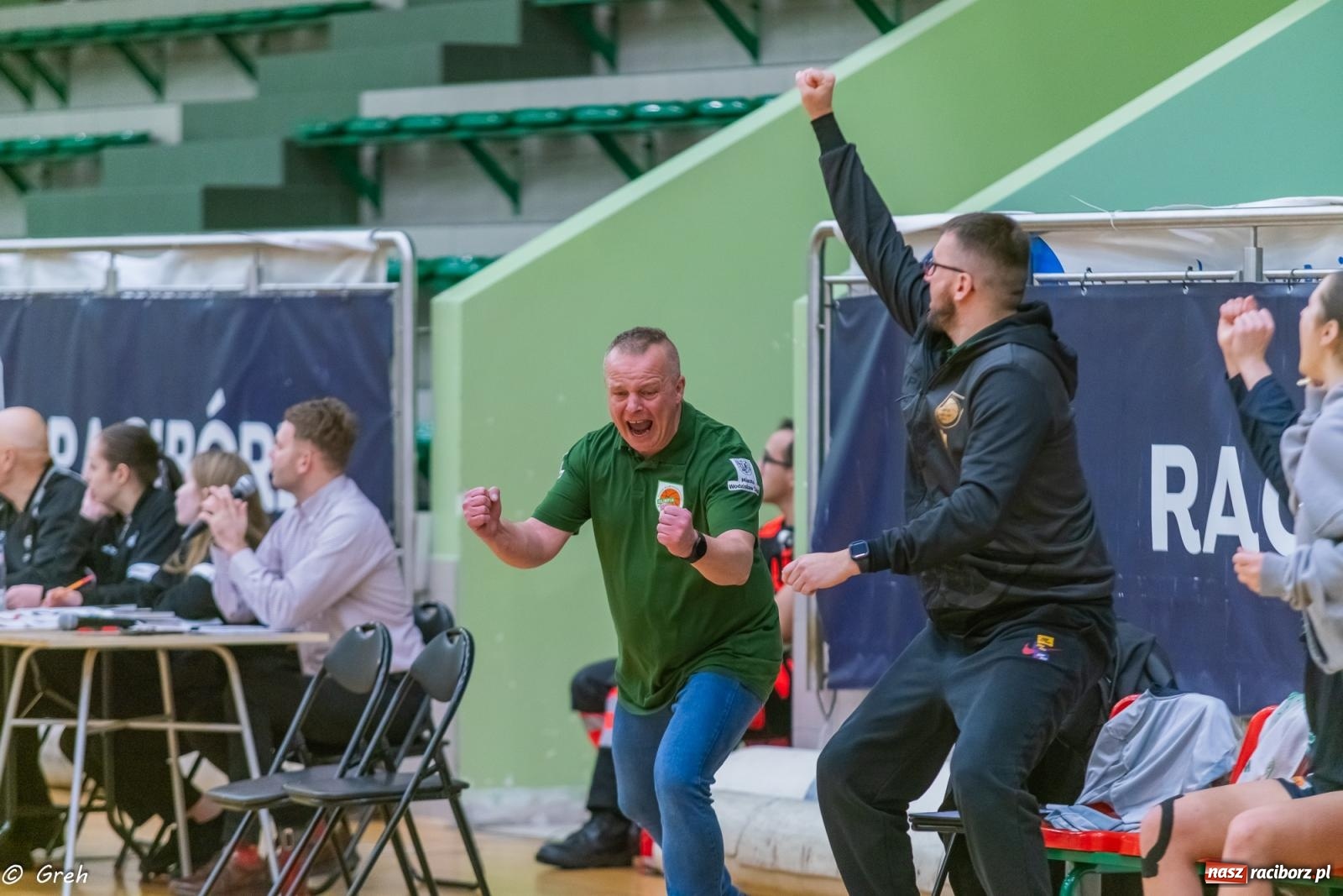 Zdjęcie w galerii na portalu naszraciborz.pl: Koszykówka. Walka do ostatniej syreny. Lider odrobinę lepszy [FOTO i WIDEO] wiadomości z regionu