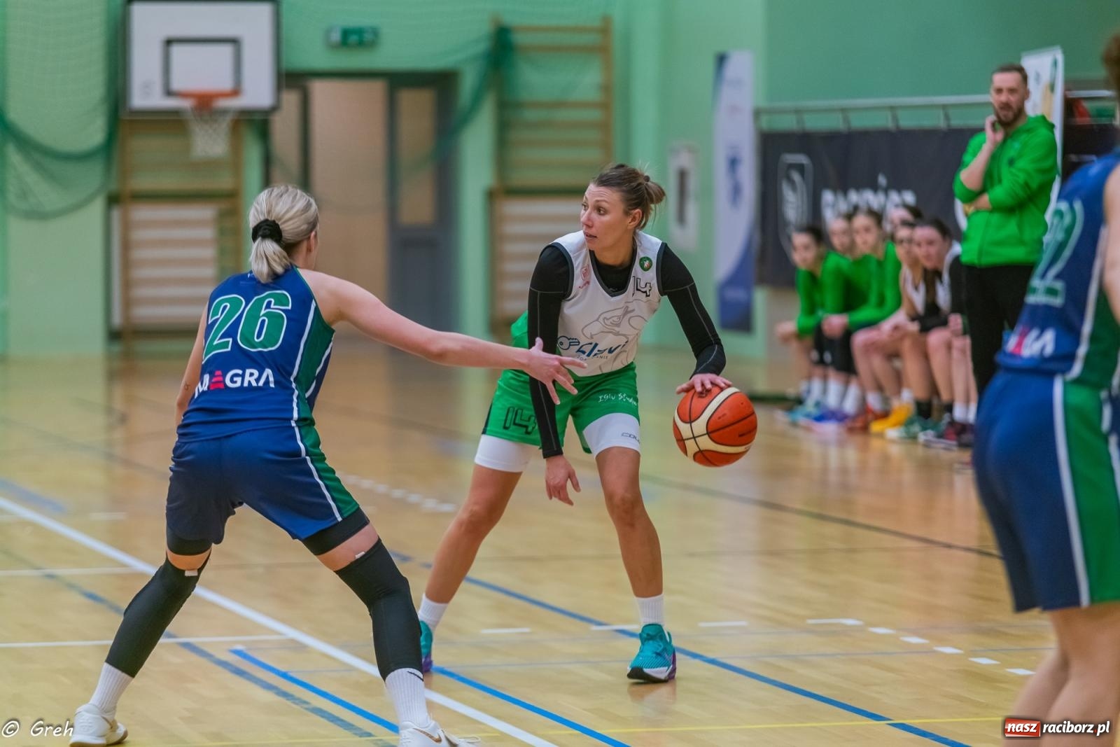 Zdjęcie w galerii na portalu naszraciborz.pl: Koszykówka. Walka do ostatniej syreny. Lider odrobinę lepszy [FOTO i WIDEO] wiadomości z regionu