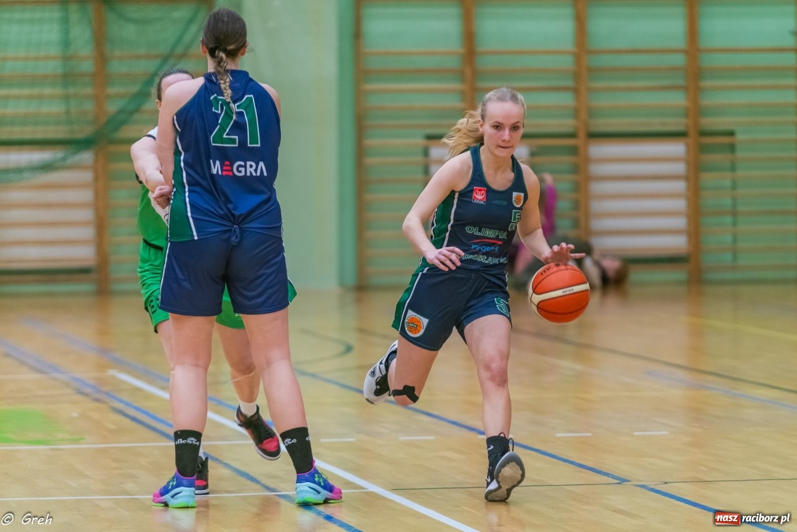 Zdjęcie w galerii na portalu naszraciborz.pl: Koszykówka. Walka do ostatniej syreny. Lider odrobinę lepszy [FOTO i WIDEO] wiadomości z regionu