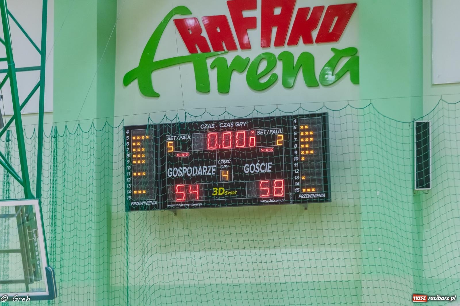 Zdjęcie w galerii na portalu naszraciborz.pl: Koszykówka. Walka do ostatniej syreny. Lider odrobinę lepszy [FOTO i WIDEO] wiadomości z regionu