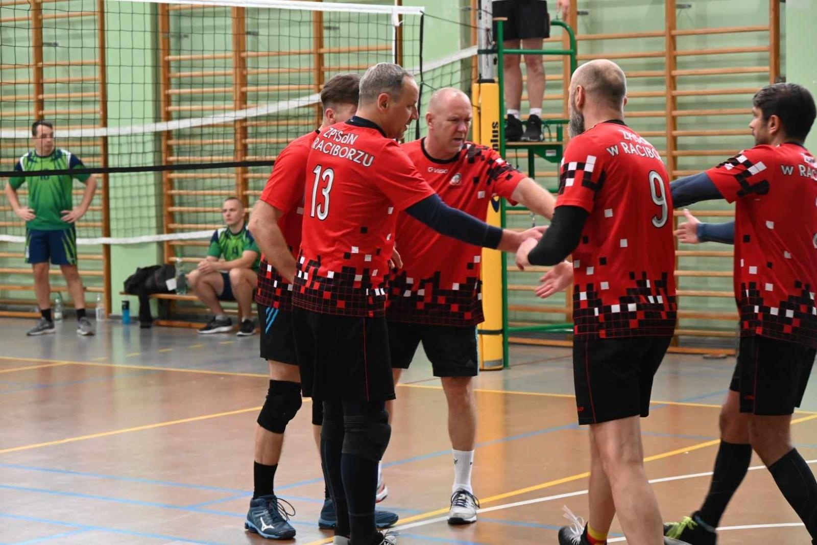 Zdjęcie w galerii na portalu naszraciborz.pl: Świąteczny turniej służb mundurowych w siatkówce wiadomości z regionu