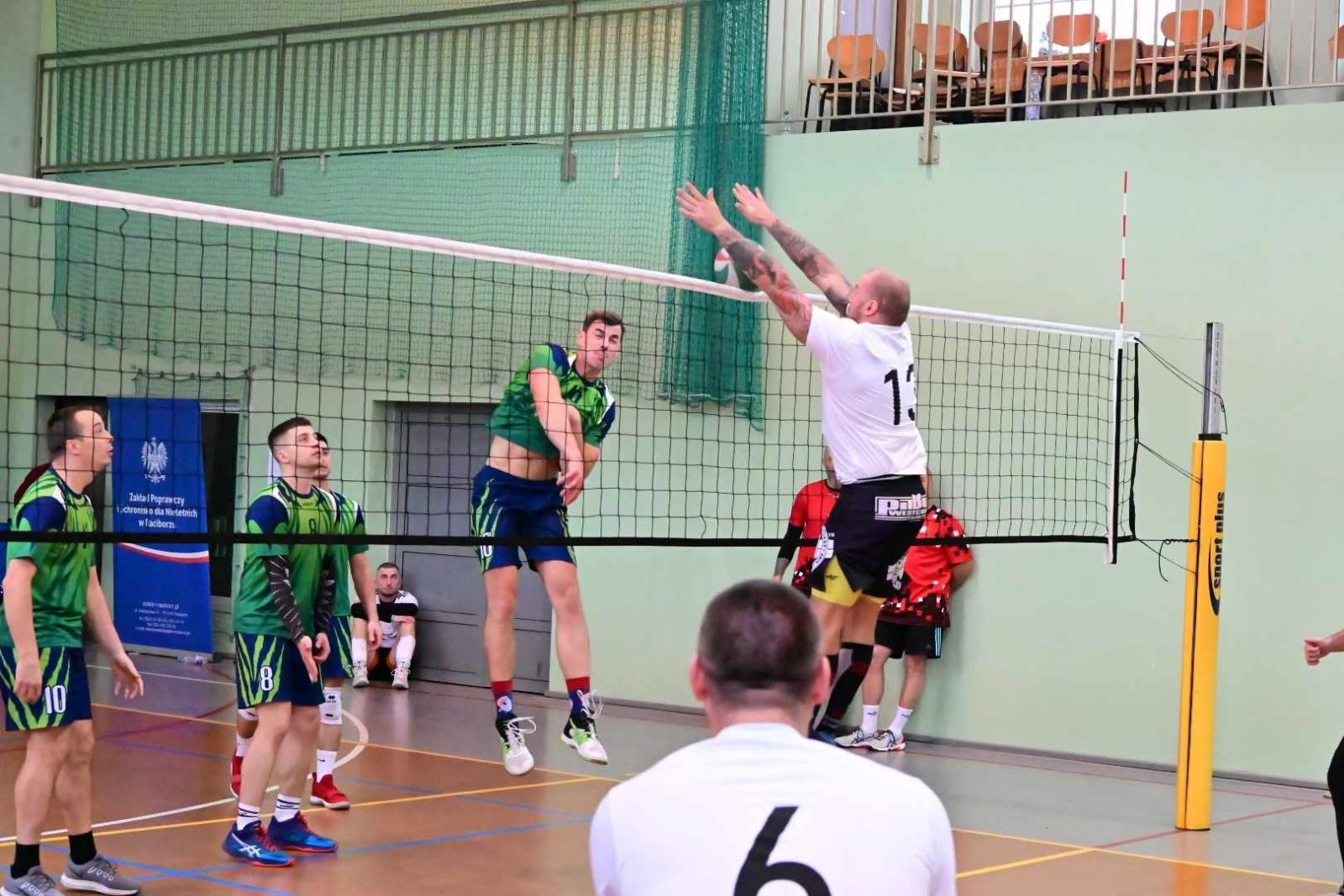 Zdjęcie w galerii na portalu naszraciborz.pl: Świąteczny turniej służb mundurowych w siatkówce wiadomości z regionu