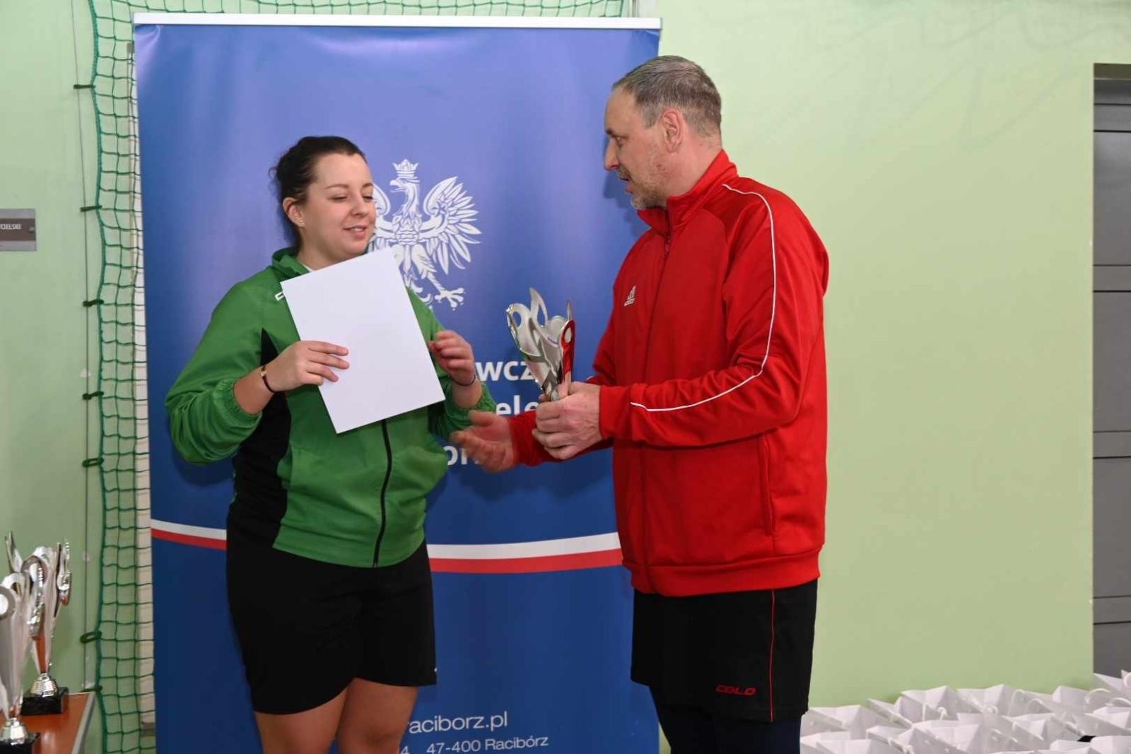 Zdjęcie w galerii na portalu naszraciborz.pl: Świąteczny turniej służb mundurowych w siatkówce wiadomości z regionu