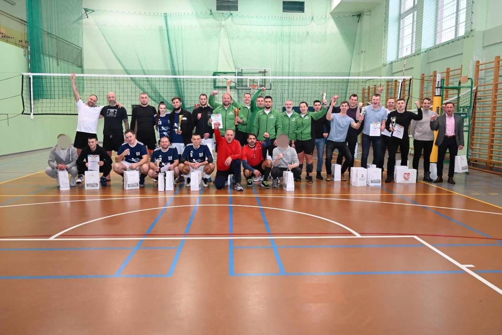 Zdjęcie w galerii na portalu naszraciborz.pl: Świąteczny turniej służb mundurowych w siatkówce wiadomości z regionu