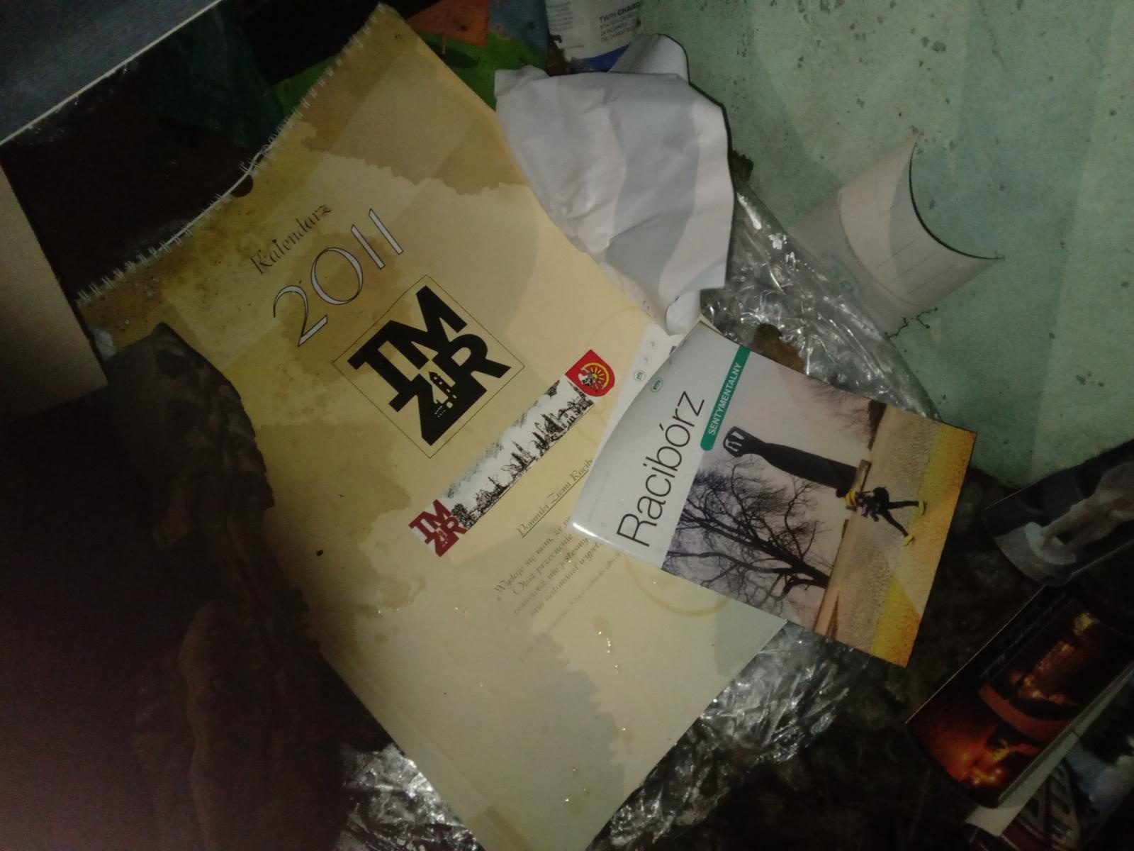 Zdjęcie w galerii na portalu naszraciborz.pl: Zasoby TMZR wylądowały na śmietniku. Internauci oburzeni wiadomości z regionu