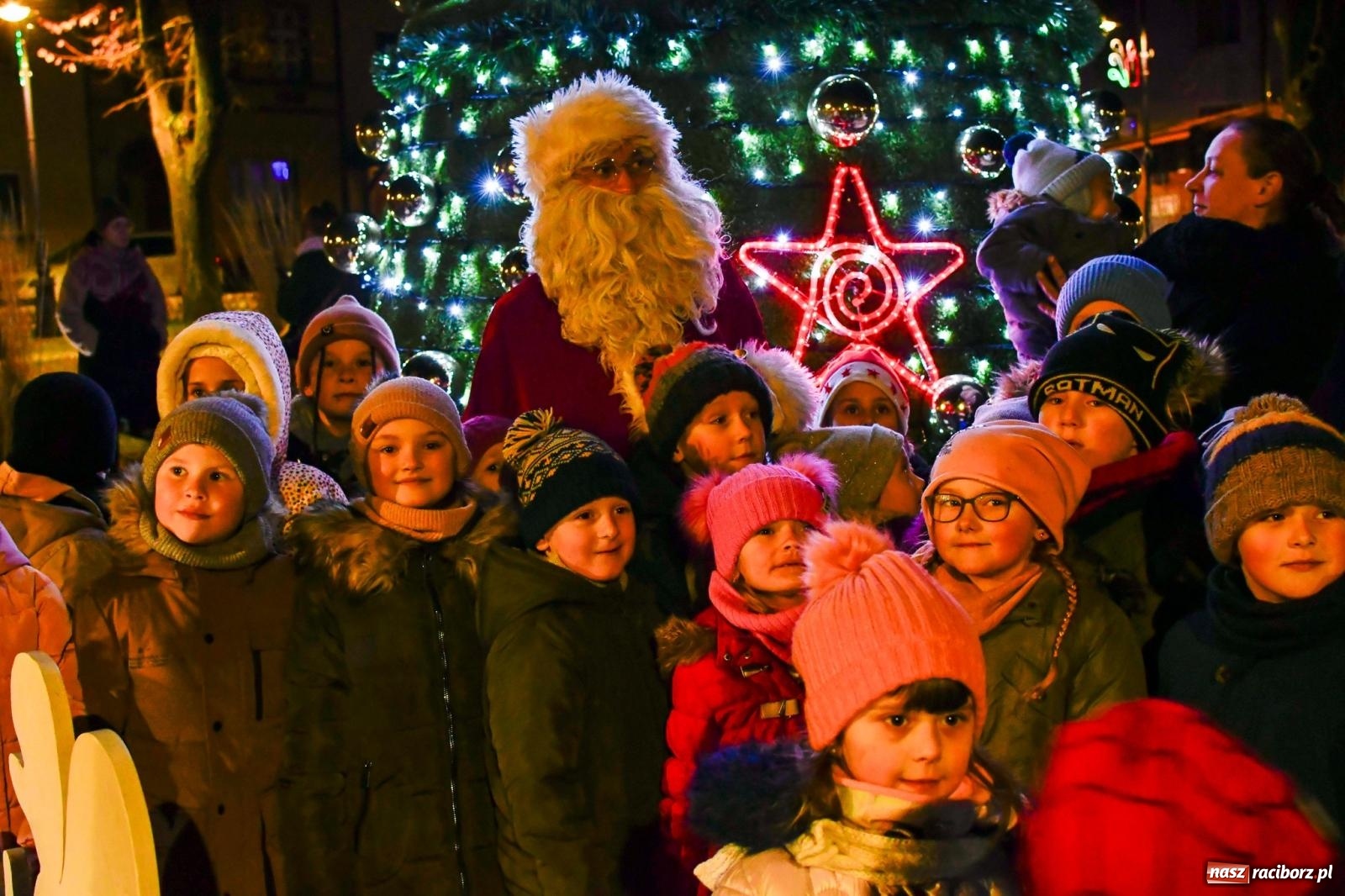 Zdjęcie w galerii na portalu naszraciborz.pl: Magiczny wieczór w Krzanowicach [FOTO i WIDEO] wiadomości z regionu