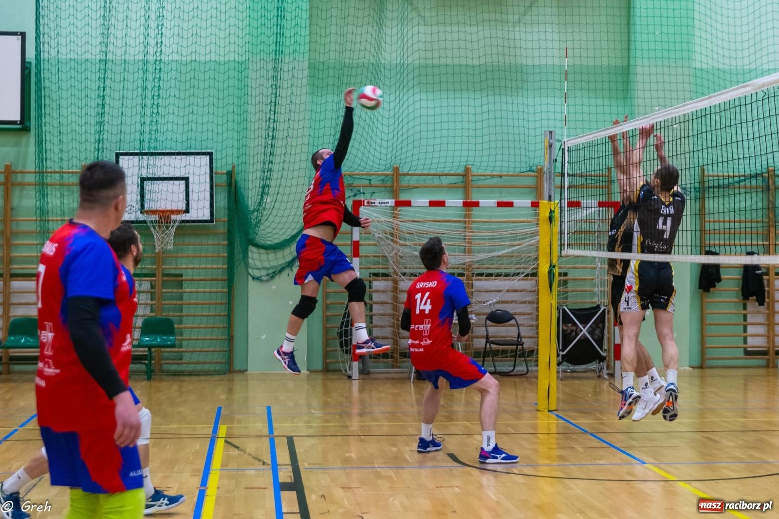 Zdjęcie w galerii na portalu naszraciborz.pl: RLPS. Pewne zwycięstwa Entera i Lunatyków [FOTO] wiadomości z regionu