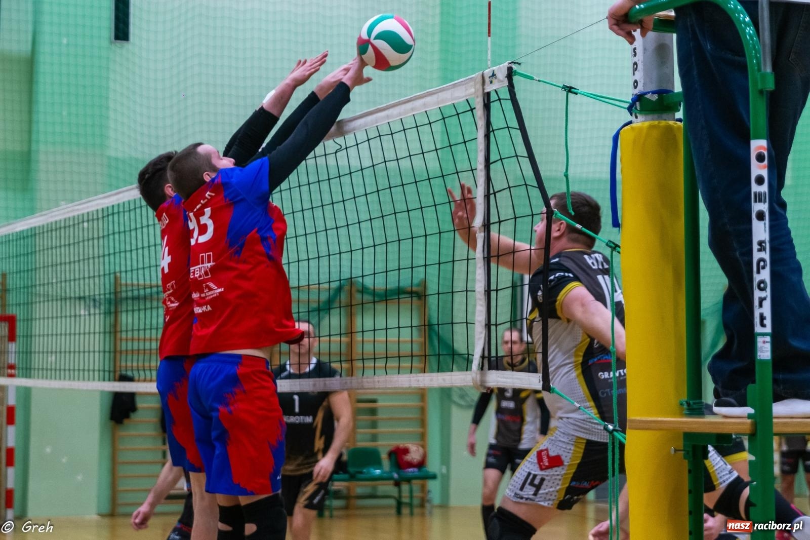 Zdjęcie w galerii na portalu naszraciborz.pl: RLPS. Pewne zwycięstwa Entera i Lunatyków [FOTO] wiadomości z regionu