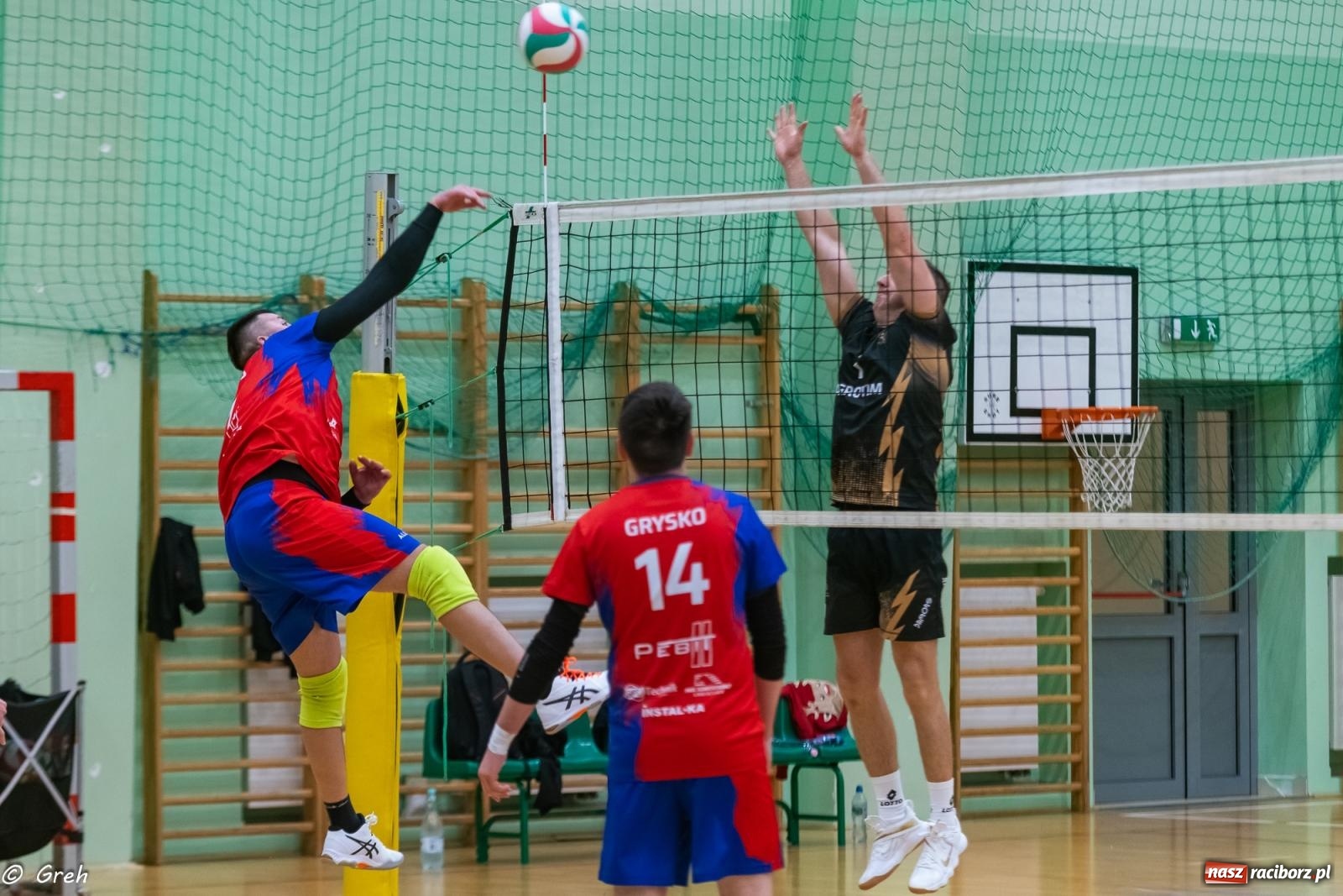 Zdjęcie w galerii na portalu naszraciborz.pl: RLPS. Pewne zwycięstwa Entera i Lunatyków [FOTO] wiadomości z regionu