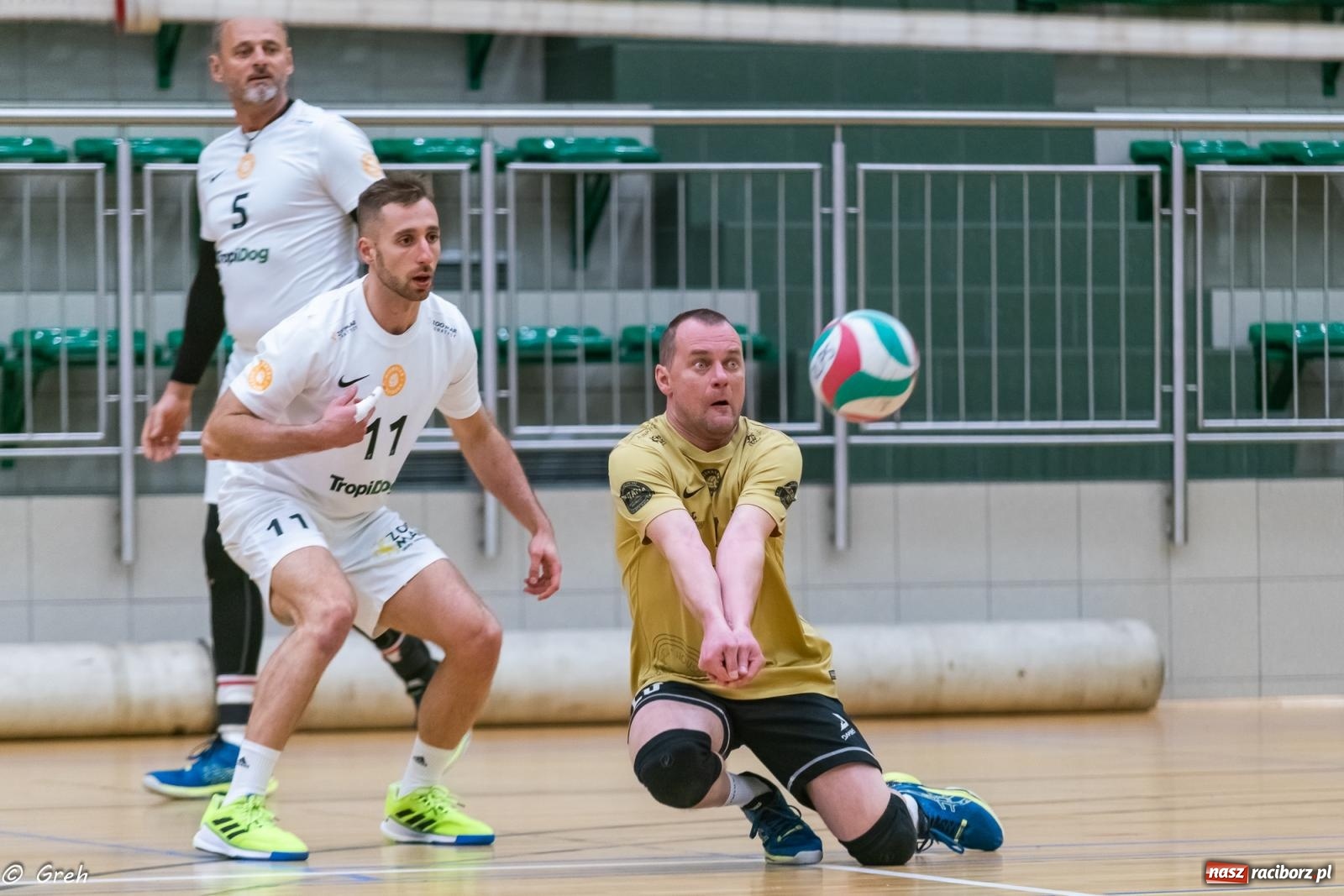 Zdjęcie w galerii na portalu naszraciborz.pl: RLPS. Pewne zwycięstwa Entera i Lunatyków [FOTO] wiadomości z regionu