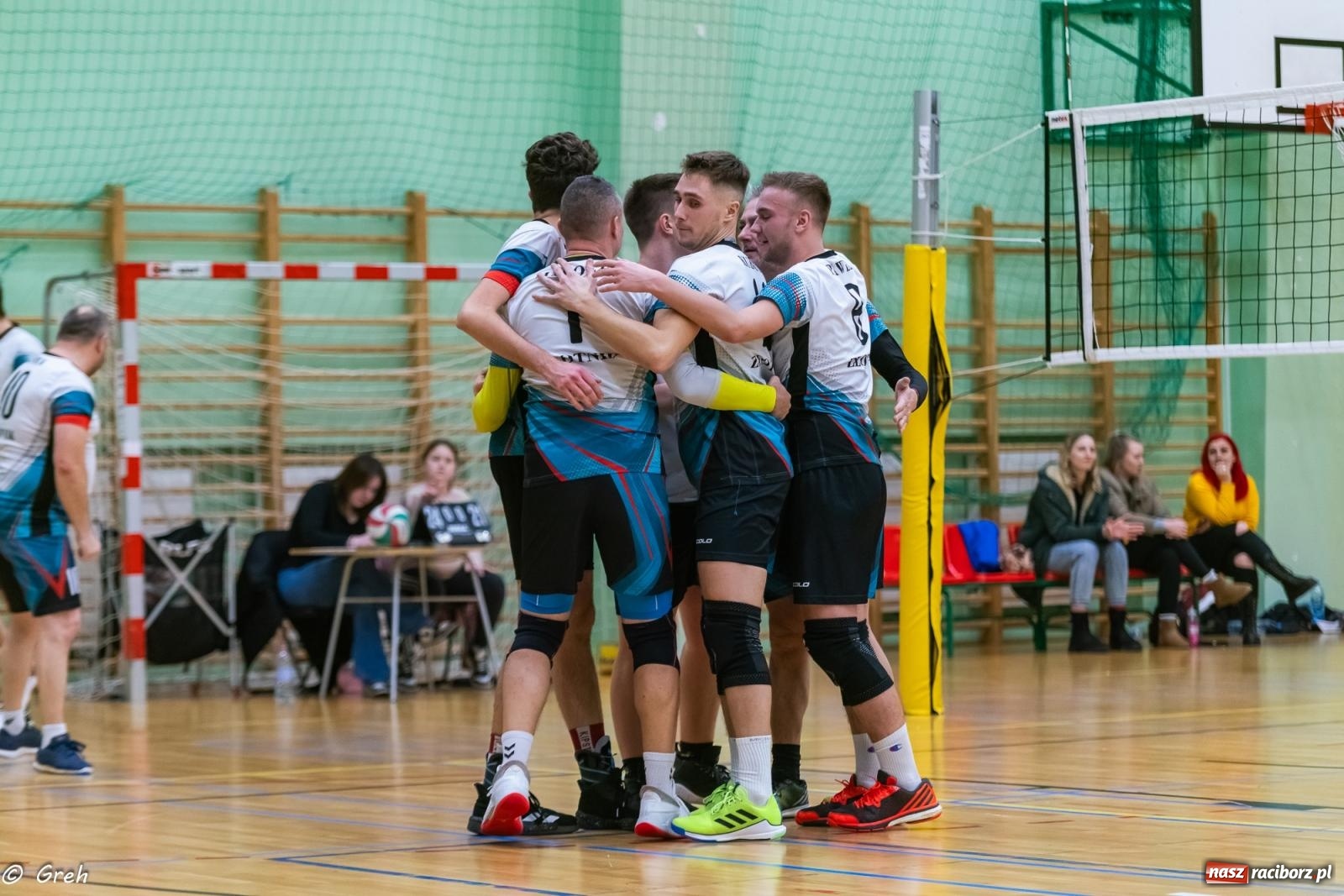 Zdjęcie w galerii na portalu naszraciborz.pl: RLPS. Pewne zwycięstwa Entera i Lunatyków [FOTO] wiadomości z regionu