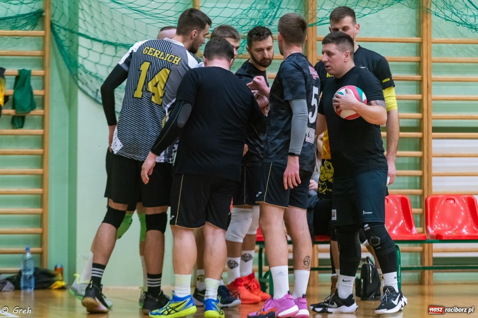 Zdjęcie w galerii na portalu naszraciborz.pl: RLPS. Pewne zwycięstwa Entera i Lunatyków [FOTO] wiadomości z regionu