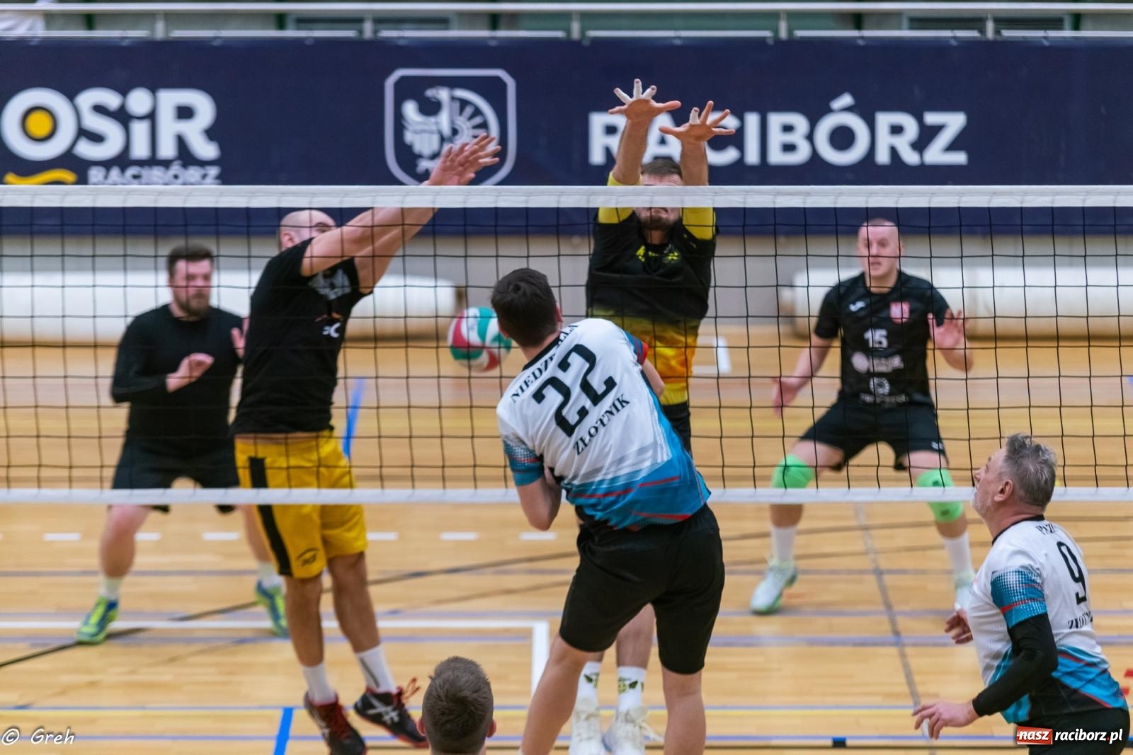 Zdjęcie w galerii na portalu naszraciborz.pl: RLPS. Pewne zwycięstwa Entera i Lunatyków [FOTO] wiadomości z regionu