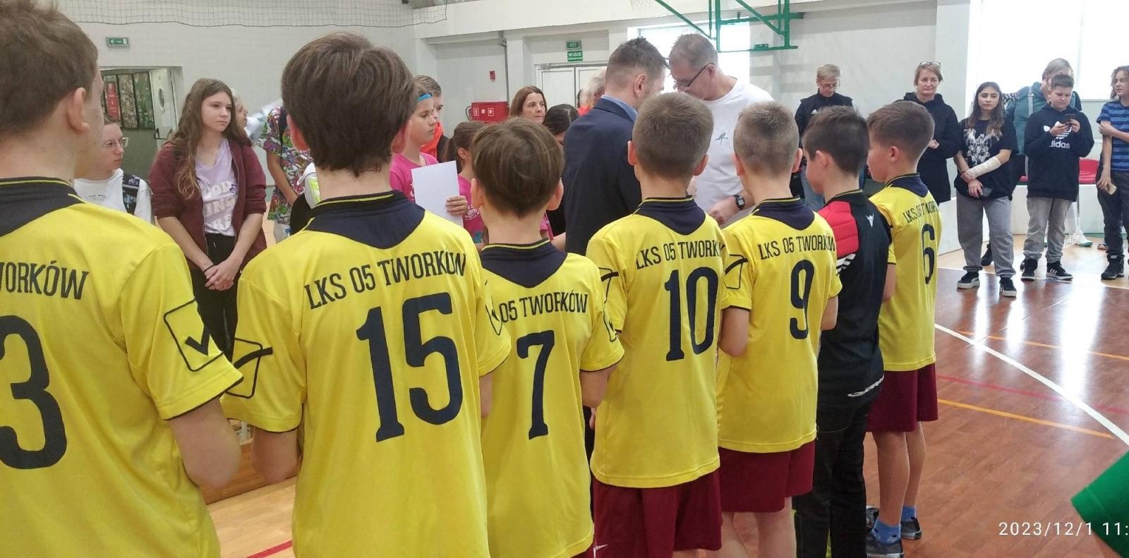 Zdjęcie w galerii na portalu naszraciborz.pl: Finał Wojewódzki Igrzysk Dzieci w Unihokeju chłopców. Srebro dla Tworkowa wiadomości z regionu