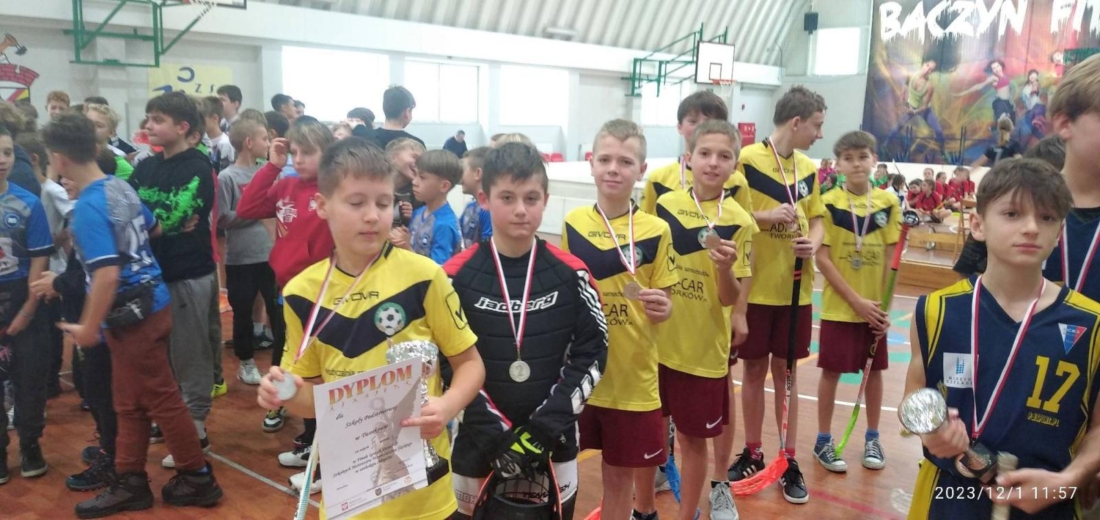 Zdjęcie w galerii na portalu naszraciborz.pl: Finał Wojewódzki Igrzysk Dzieci w Unihokeju chłopców. Srebro dla Tworkowa wiadomości z regionu