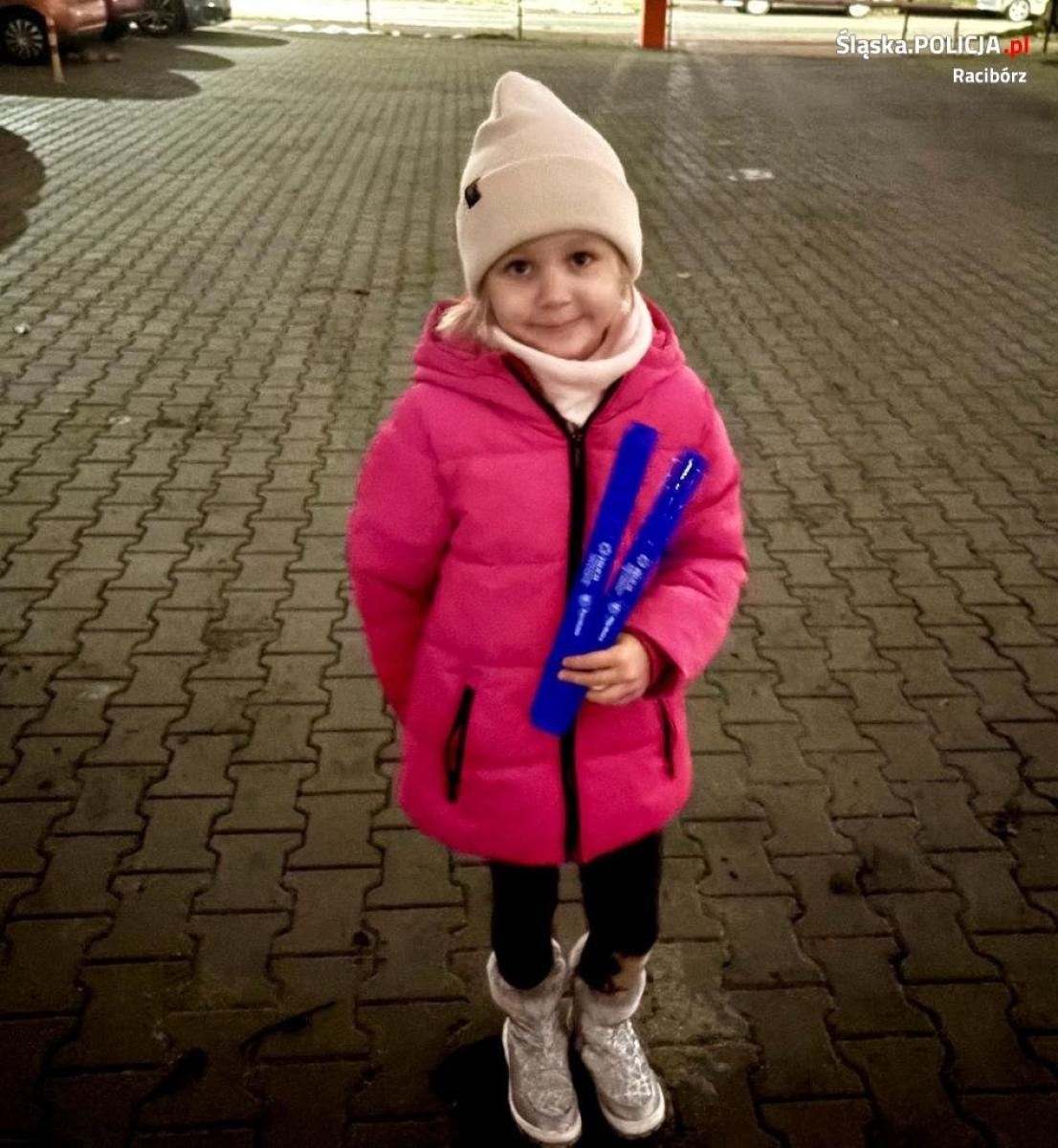 Zdjęcie w galerii na portalu naszraciborz.pl: Noś odblaski, bądź widoczny! wiadomości z regionu