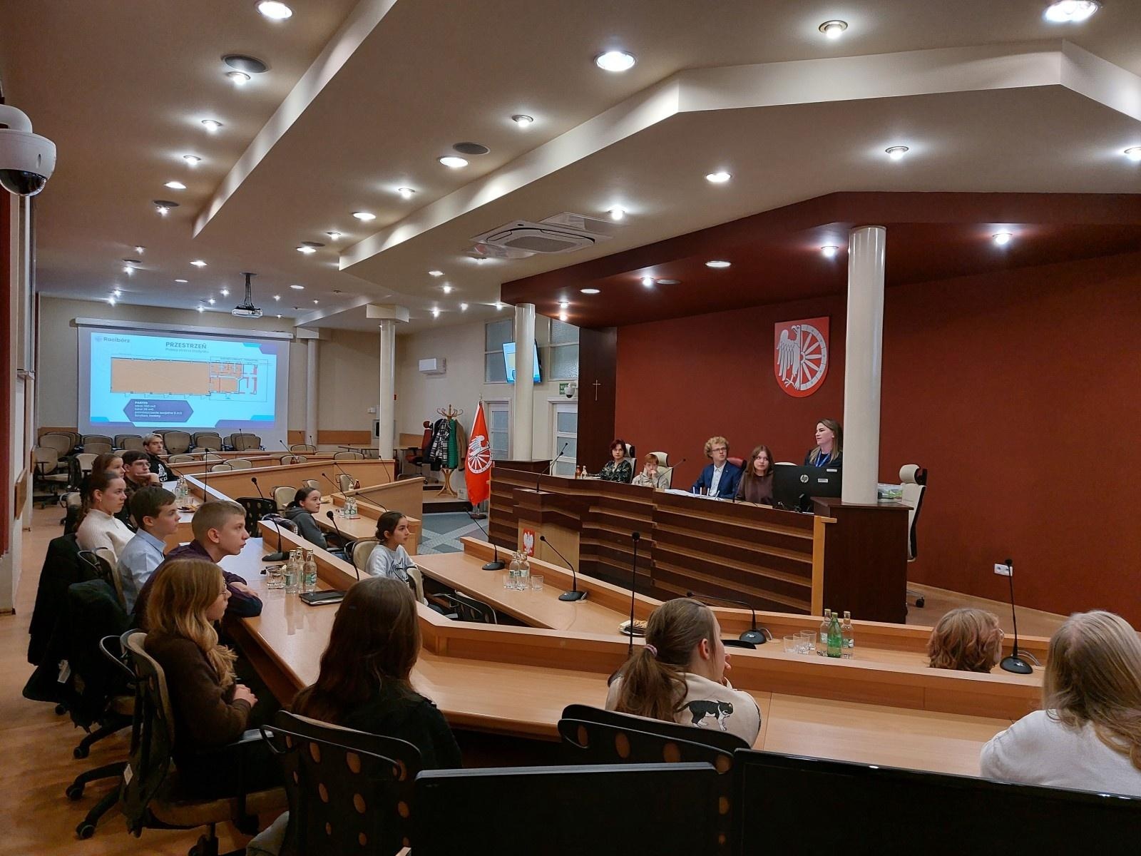 Zdjęcie w galerii na portalu naszraciborz.pl: Urban Lab i Stacja Młodych w Raciborzu coraz bliżej wiadomości z regionu