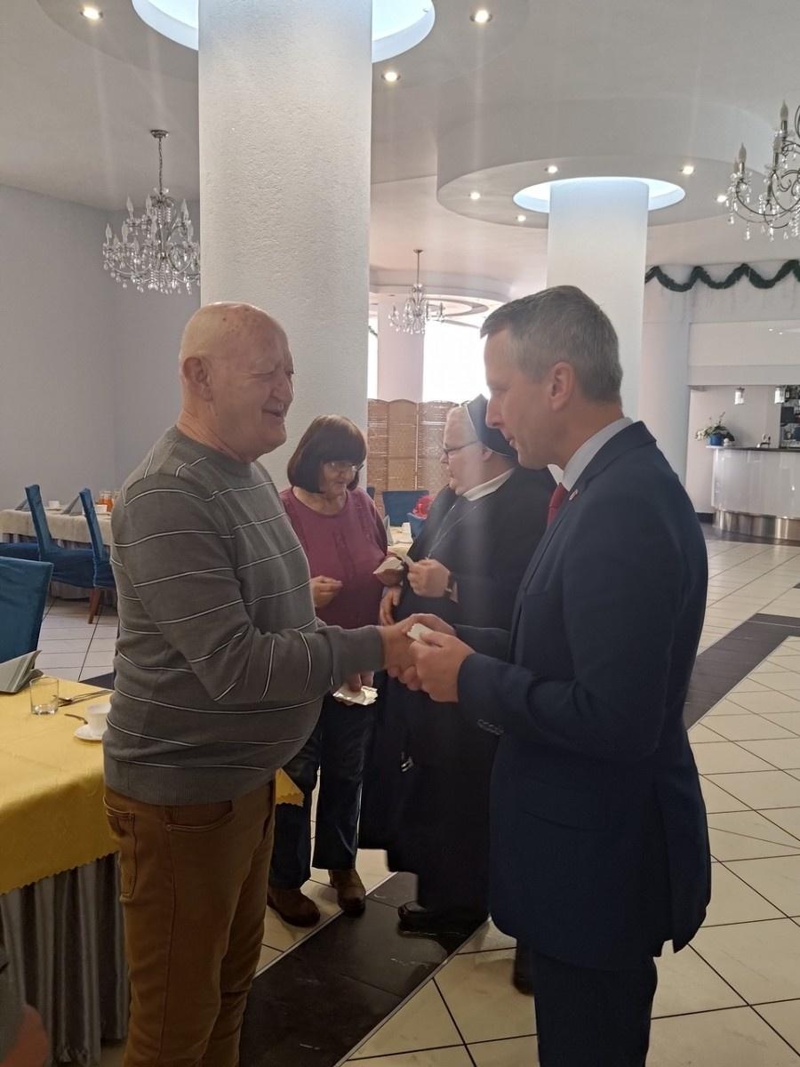 Zdjęcie w galerii na portalu naszraciborz.pl: Wigilia dla samotnych w Raciborskiej wiadomości z regionu