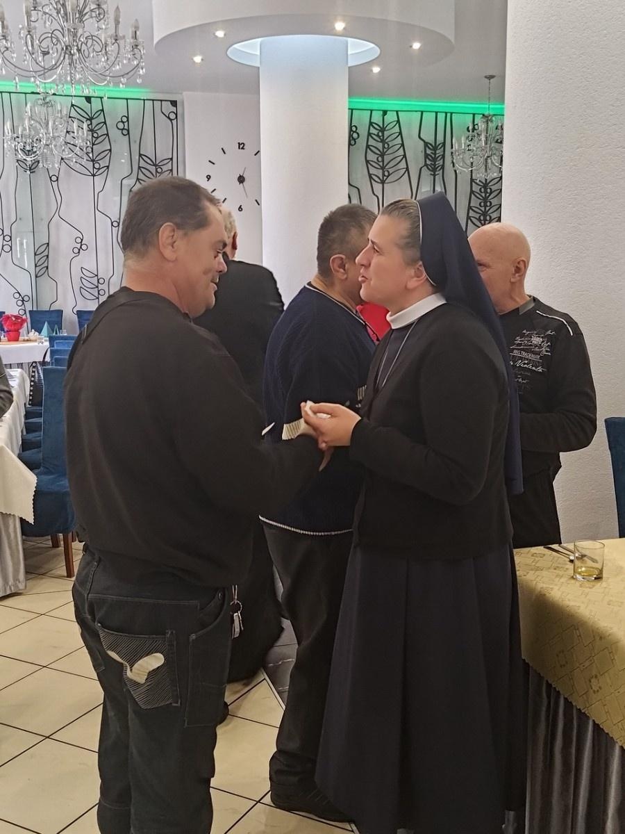 Zdjęcie w galerii na portalu naszraciborz.pl: Wigilia dla samotnych w Raciborskiej wiadomości z regionu