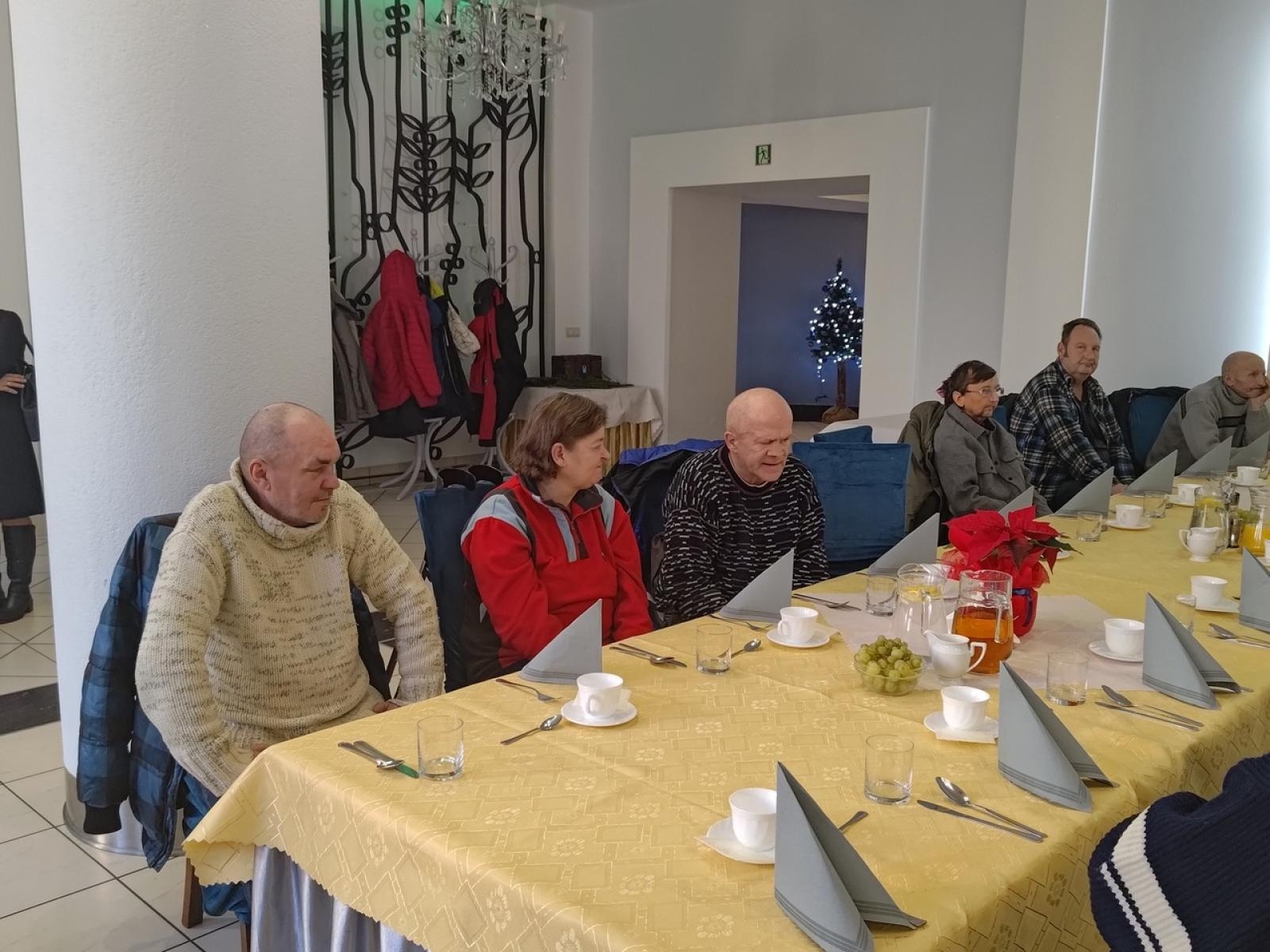 Zdjęcie w galerii na portalu naszraciborz.pl: Wigilia dla samotnych w Raciborskiej wiadomości z regionu