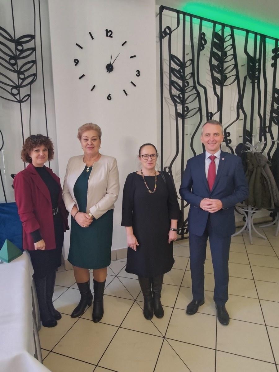 Zdjęcie w galerii na portalu naszraciborz.pl: Wigilia dla samotnych w Raciborskiej wiadomości z regionu