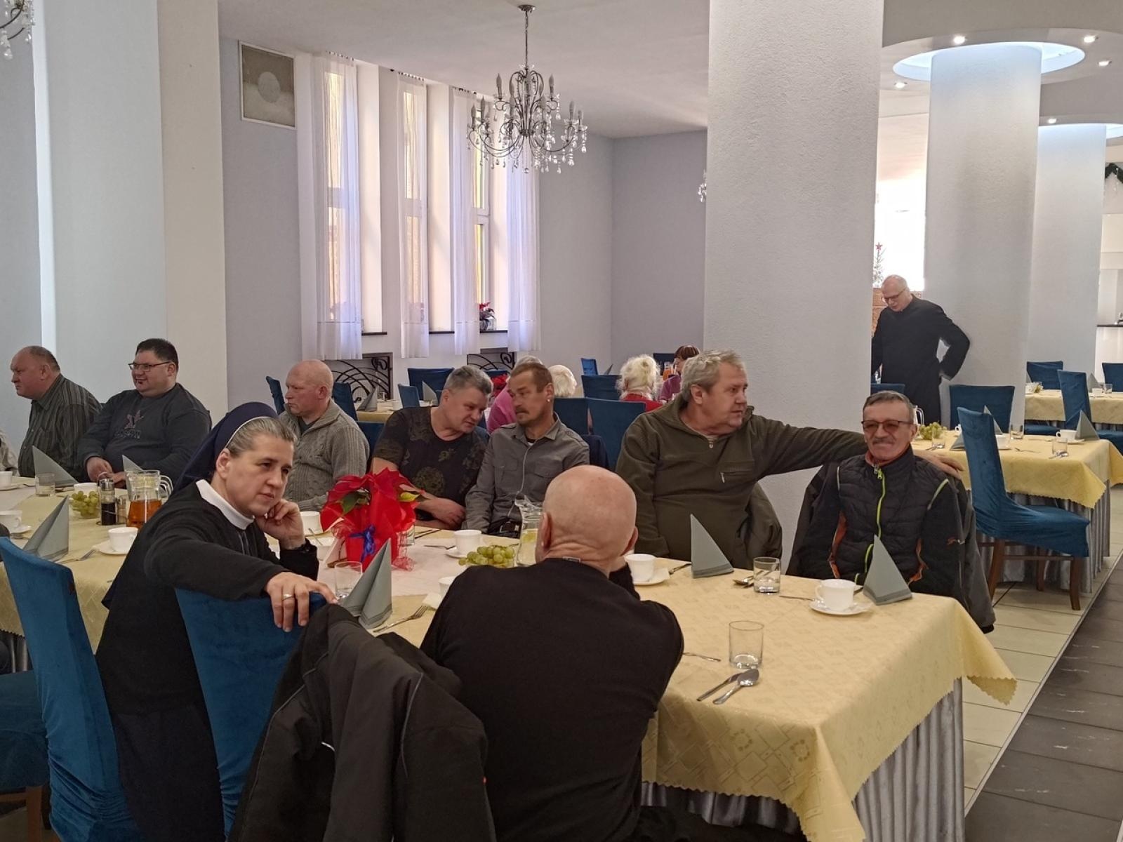 Zdjęcie w galerii na portalu naszraciborz.pl: Wigilia dla samotnych w Raciborskiej wiadomości z regionu