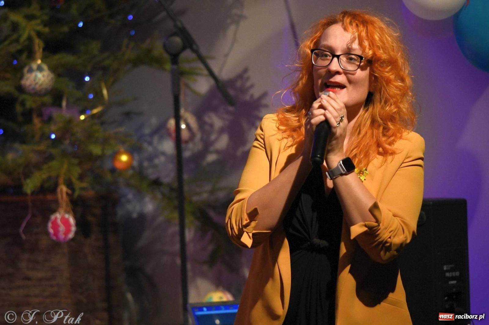 Zdjęcie w galerii na portalu naszraciborz.pl: A może by tak jasełka? Wieczór Świąteczny w MDK wiadomości z regionu