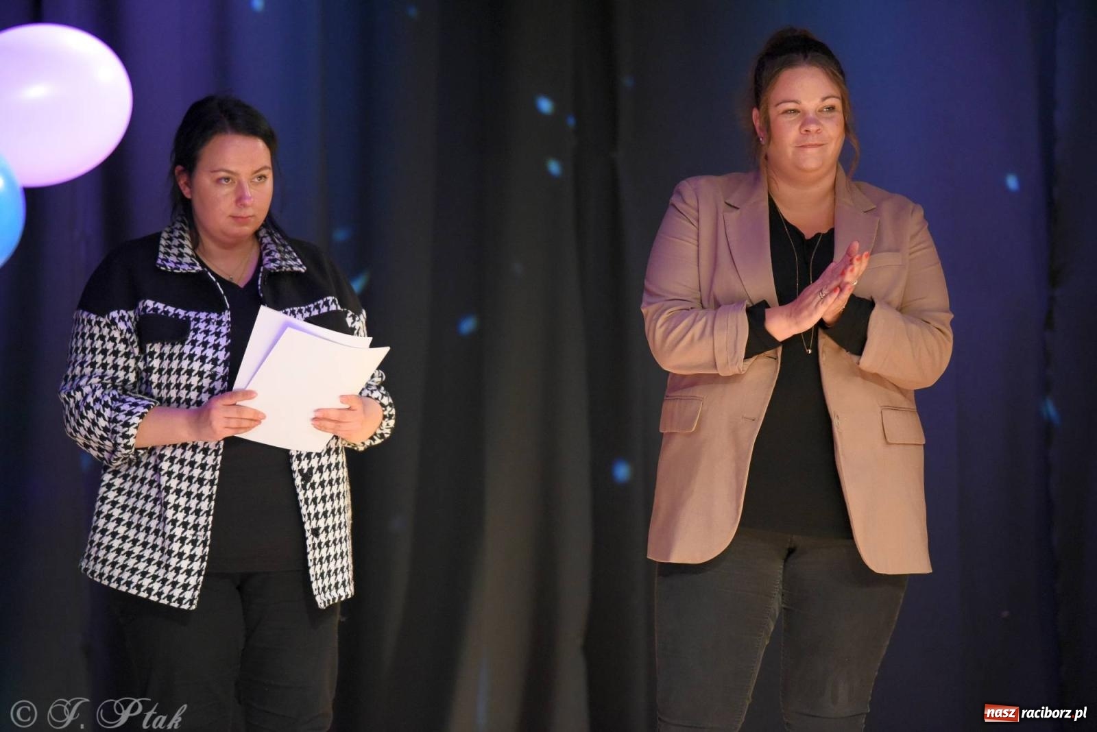 Zdjęcie w galerii na portalu naszraciborz.pl: A może by tak jasełka? Wieczór Świąteczny w MDK wiadomości z regionu