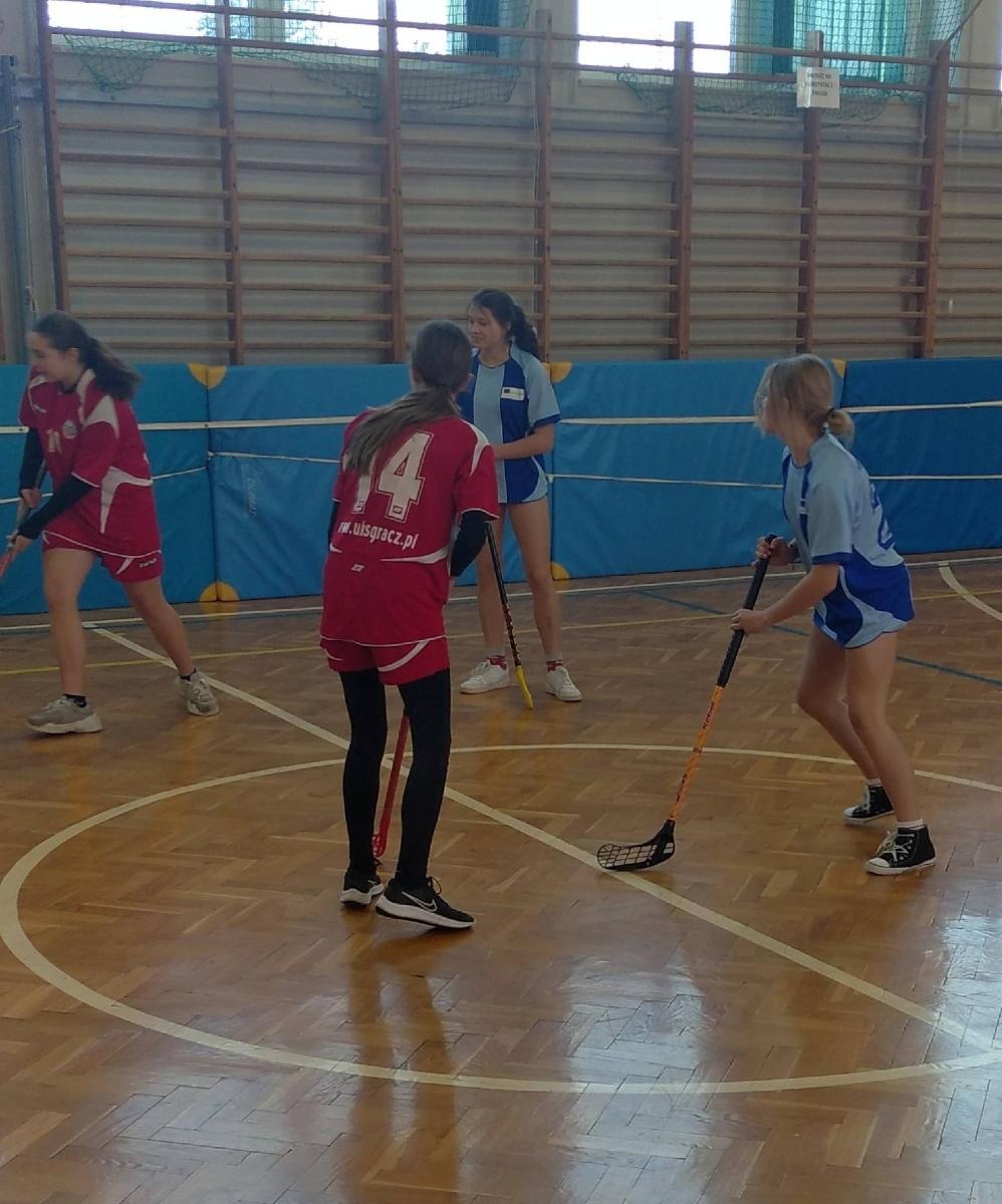 Zdjęcie w galerii na portalu naszraciborz.pl: Finał rejonowy Igrzysk Młodzieży Szkolnej w Unihokeju wiadomości z regionu