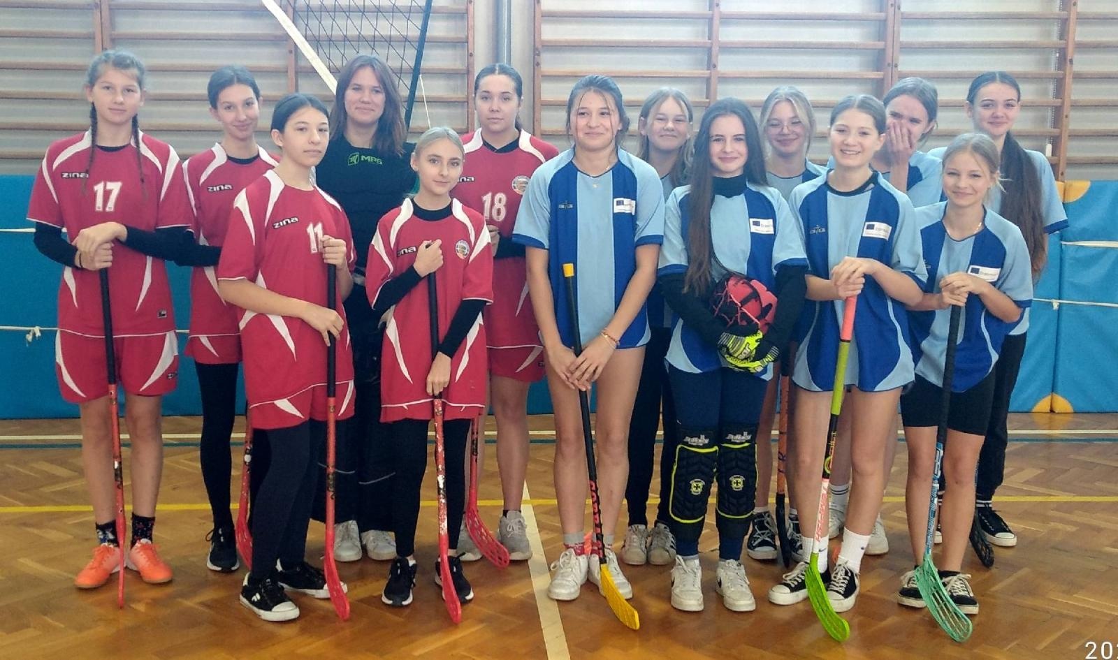 Zdjęcie w galerii na portalu naszraciborz.pl: Finał rejonowy Igrzysk Młodzieży Szkolnej w Unihokeju wiadomości z regionu