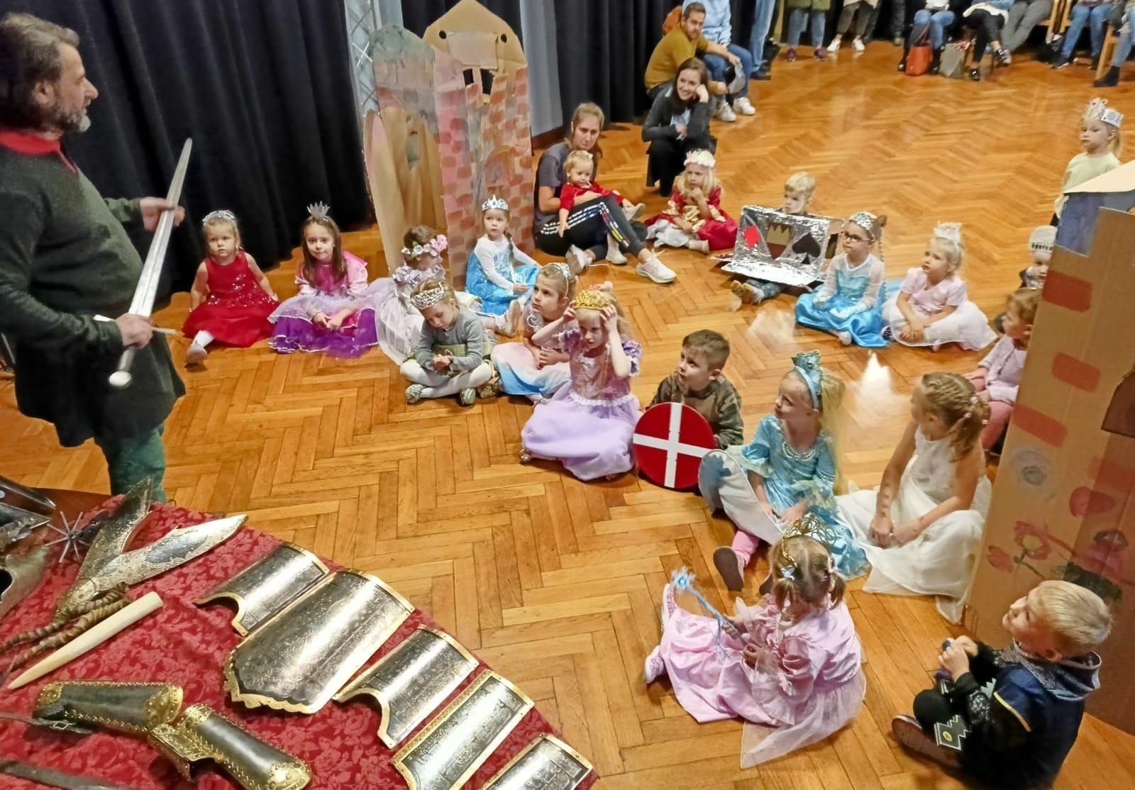 Zdjęcie w galerii na portalu naszraciborz.pl: Mali Odkrywcy w czasach rycerzy i księżniczek wiadomości z regionu