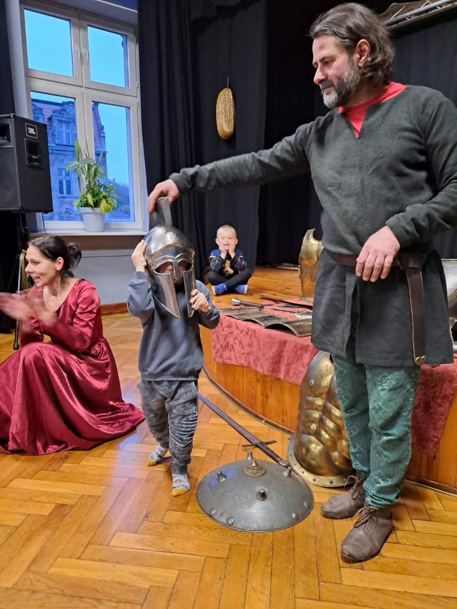 Zdjęcie w galerii na portalu naszraciborz.pl: Mali Odkrywcy w czasach rycerzy i księżniczek wiadomości z regionu