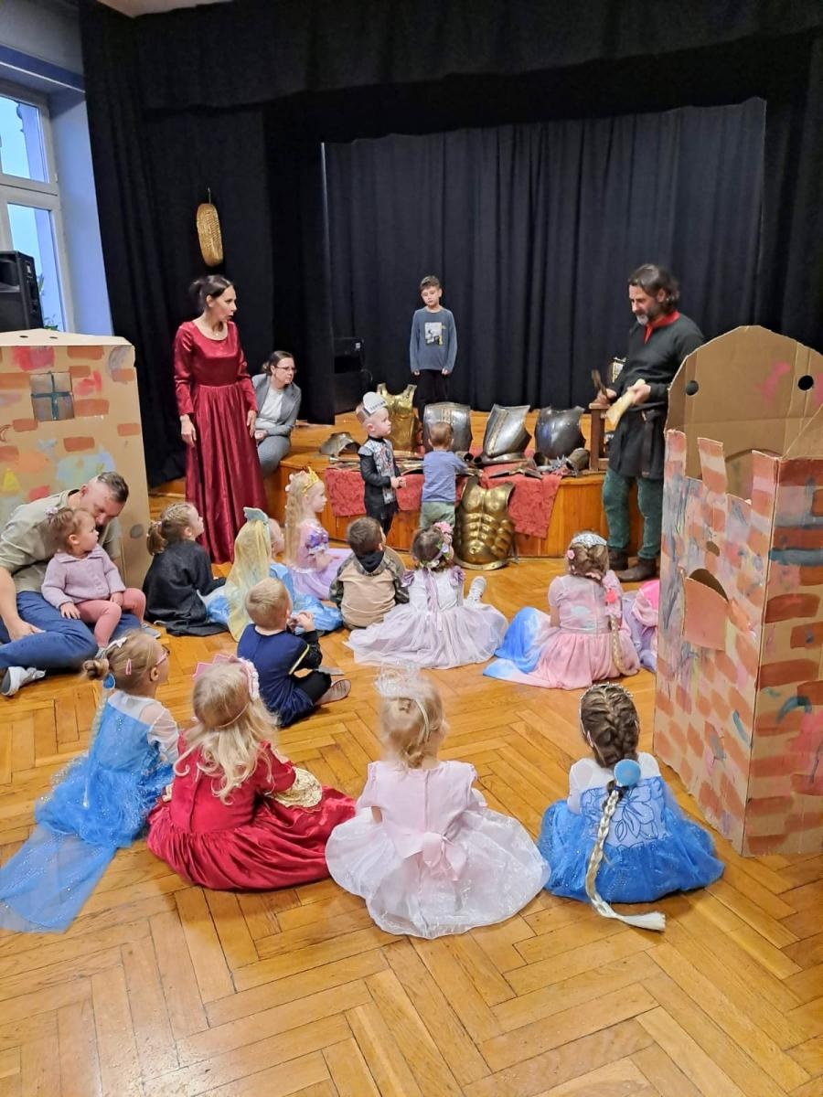 Zdjęcie w galerii na portalu naszraciborz.pl: Mali Odkrywcy w czasach rycerzy i księżniczek wiadomości z regionu