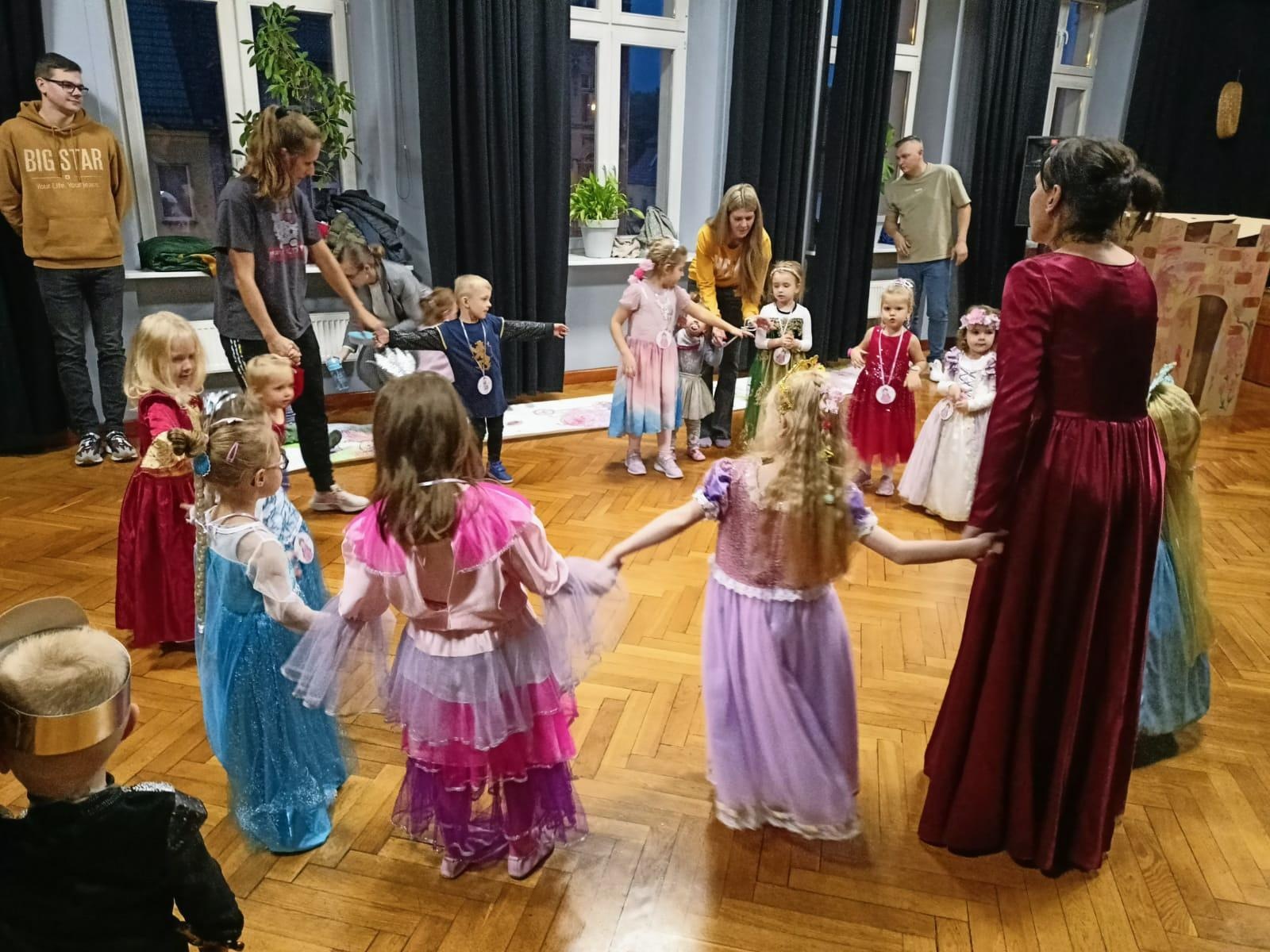 Zdjęcie w galerii na portalu naszraciborz.pl: Mali Odkrywcy w czasach rycerzy i księżniczek wiadomości z regionu