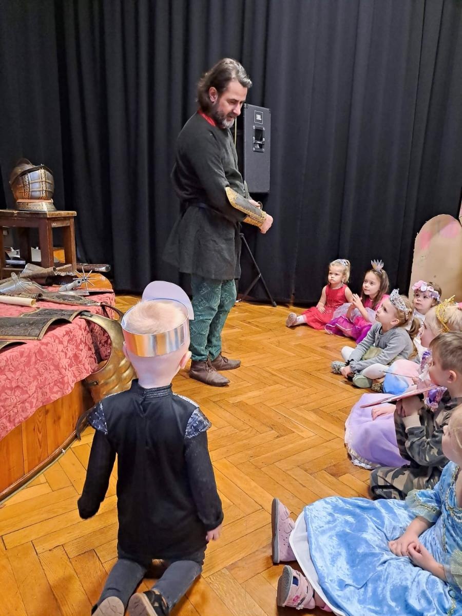 Zdjęcie w galerii na portalu naszraciborz.pl: Mali Odkrywcy w czasach rycerzy i księżniczek wiadomości z regionu