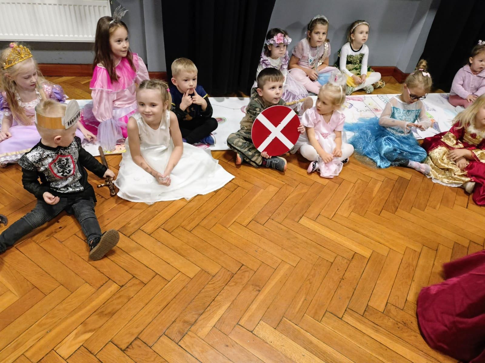 Zdjęcie w galerii na portalu naszraciborz.pl: Mali Odkrywcy w czasach rycerzy i księżniczek wiadomości z regionu