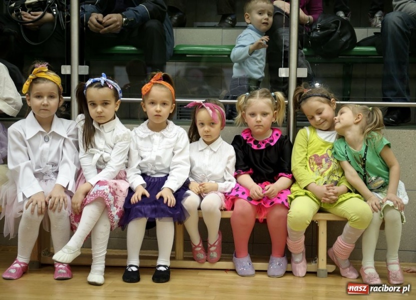 Zdjęcie w galerii na portalu naszraciborz.pl: Taneczne show Lilla House wiadomości z regionu