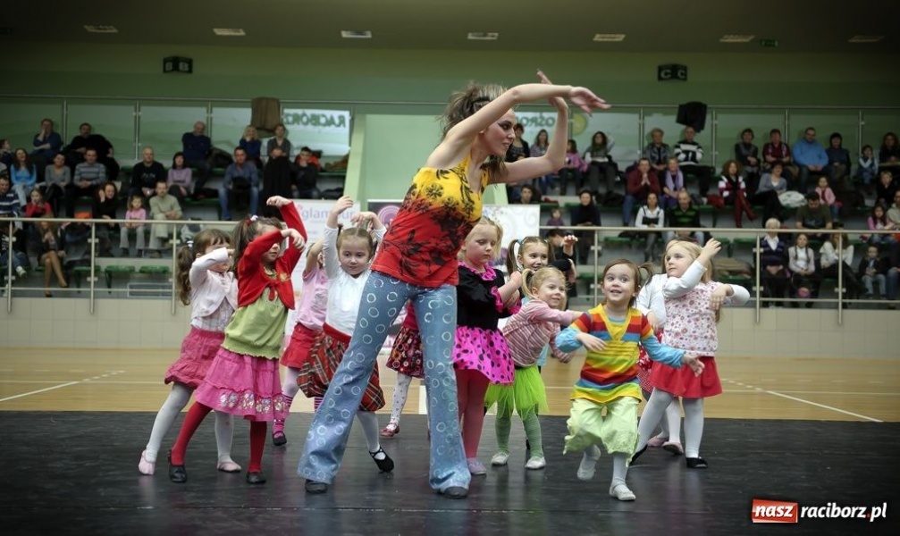 Zdjęcie w galerii na portalu naszraciborz.pl: Taneczne show Lilla House wiadomości z regionu
