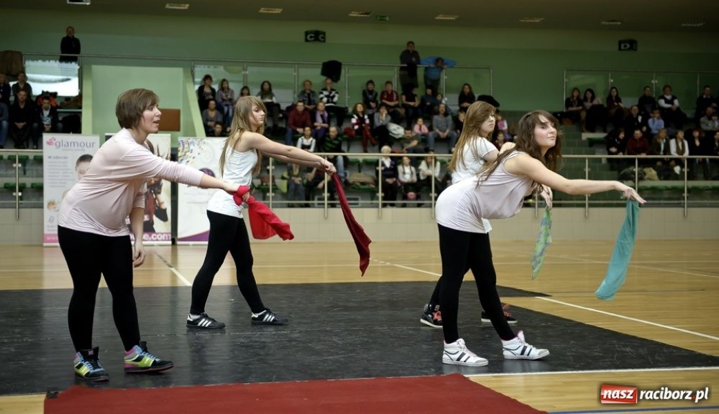 Zdjęcie w galerii na portalu naszraciborz.pl: Taneczne show Lilla House wiadomości z regionu