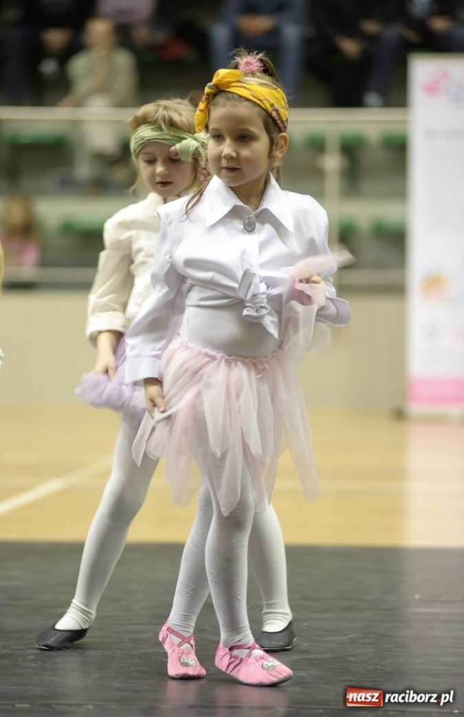 Zdjęcie w galerii na portalu naszraciborz.pl: Taneczne show Lilla House wiadomości z regionu
