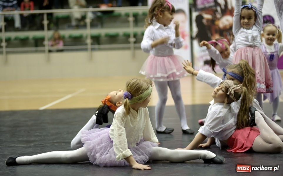 Zdjęcie w galerii na portalu naszraciborz.pl: Taneczne show Lilla House wiadomości z regionu