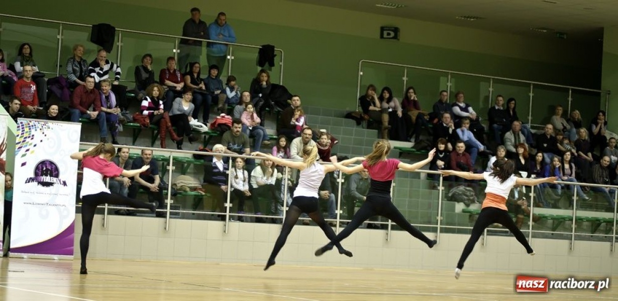 Zdjęcie w galerii na portalu naszraciborz.pl: Taneczne show Lilla House wiadomości z regionu