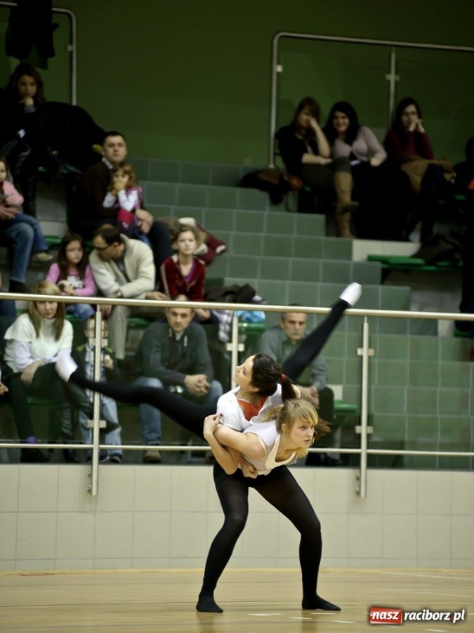 Zdjęcie w galerii na portalu naszraciborz.pl: Taneczne show Lilla House wiadomości z regionu