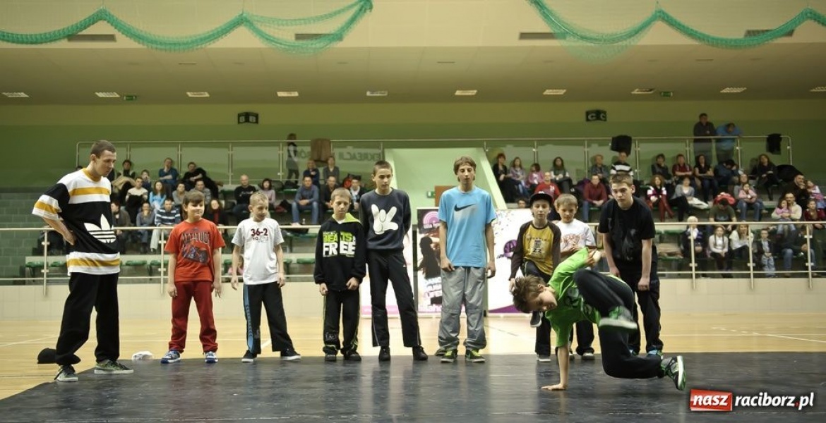 Zdjęcie w galerii na portalu naszraciborz.pl: Taneczne show Lilla House wiadomości z regionu