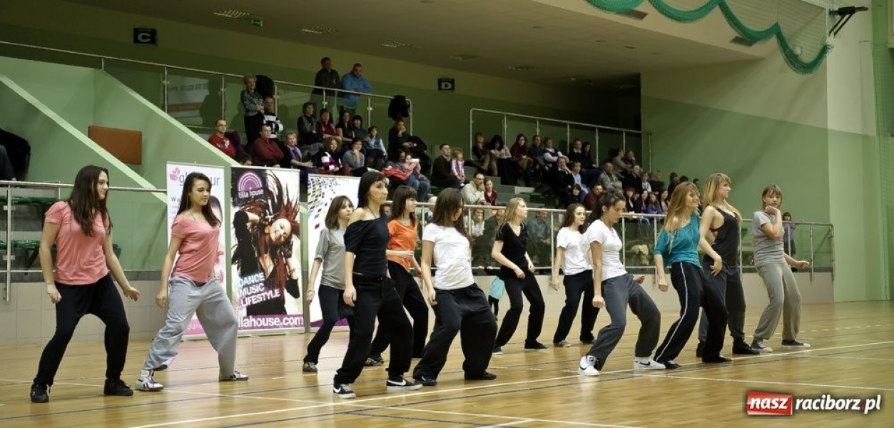 Zdjęcie w galerii na portalu naszraciborz.pl: Taneczne show Lilla House wiadomości z regionu