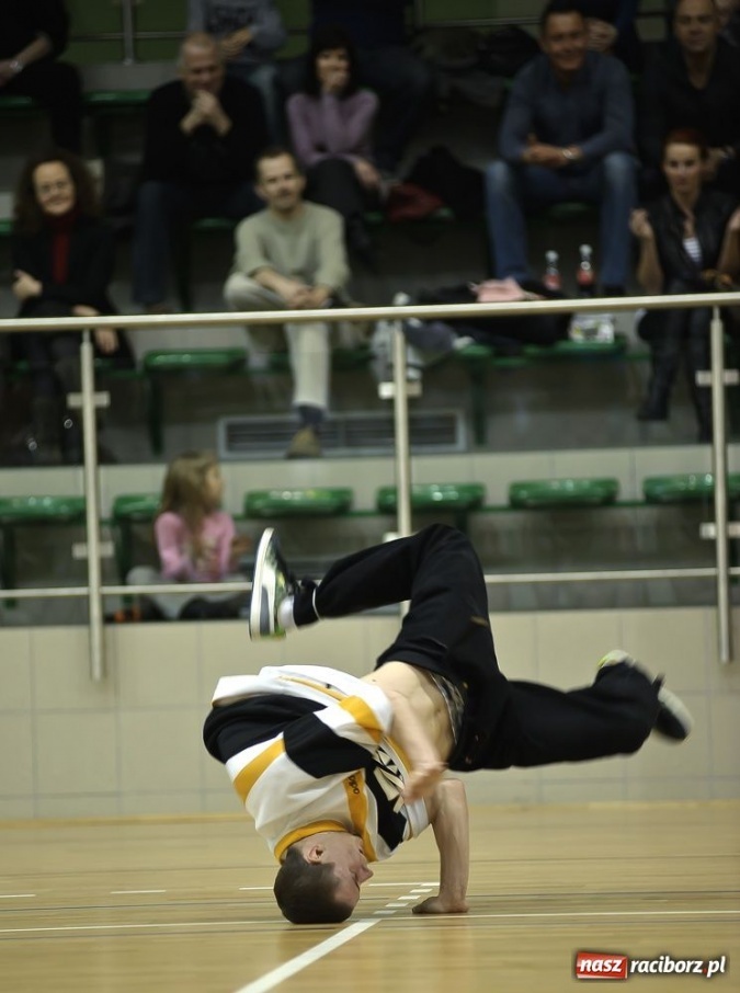 Zdjęcie w galerii na portalu naszraciborz.pl: Taneczne show Lilla House wiadomości z regionu