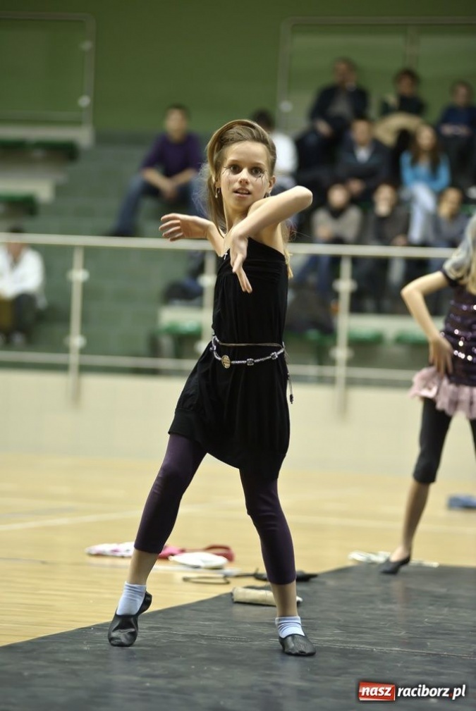 Zdjęcie w galerii na portalu naszraciborz.pl: Taneczne show Lilla House wiadomości z regionu